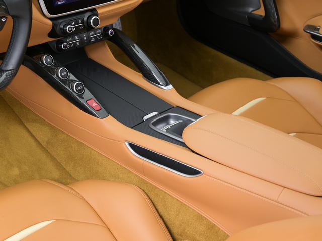 GTC4ルッソ 6.3 4WD 左ハンドル リフター パノラミックルーフ フェラーリ認定中古車 メーカー保証付 フェラーリ・ロードサイドアシスタンス Ferrari Approved(27枚目)