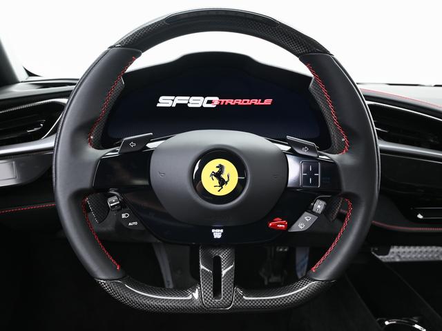 ＳＦ９０ストラダーレ Ｆ１　ＤＣＴ　Ｅ４ＷＤ　左Ｈ　リフター　ツートーンルーフ　フェラーリ認定中古車　メーカー保証付　フェラーリ・ロードサイドアシスタンス　Ｆｅｒｒａｒｉ　Ａｐｐｒｏｖｅｄ（20枚目）