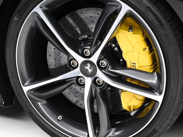 ２９６ＧＴＢ Ｆ１　ＤＣＴ　左Ｈ　リフター　クラシックカラー　フェラーリ認定中古車　メーカー保証付　フェラーリ・ロードサイドアシスタンス　Ｆｅｒｒａｒｉ　Ａｐｐｒｏｖｅｄ（17枚目）