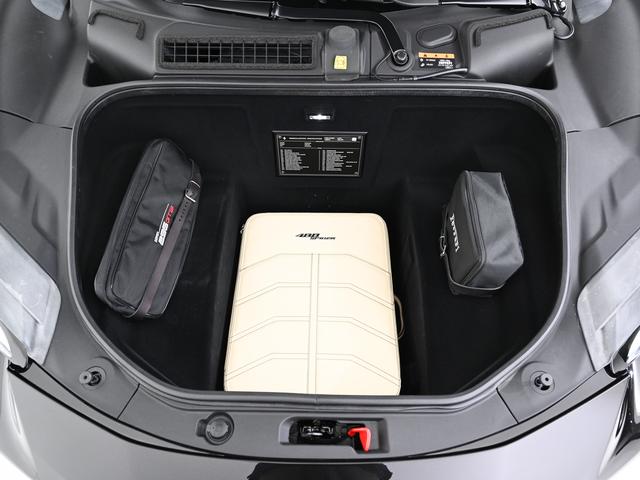 ２９６ＧＴＢ Ｆ１　ＤＣＴ　左Ｈ　リフター　クラシックカラー　フェラーリ認定中古車　メーカー保証付　フェラーリ・ロードサイドアシスタンス　Ｆｅｒｒａｒｉ　Ａｐｐｒｏｖｅｄ（32枚目）