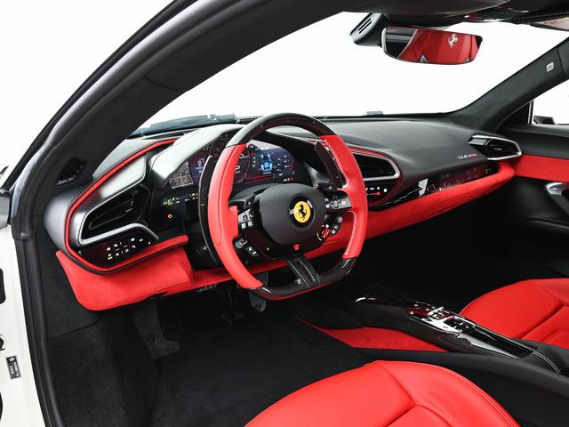 296GTB F1 DCT 左H Apple Carplay フェラーリ認定中古車 メーカー保証付 フェラーリ・ロードサイドアシスタンス Ferrari Approved(3枚目)