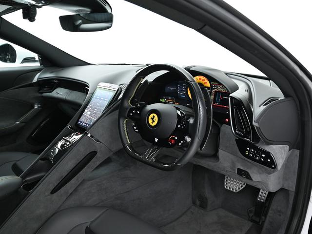ローマ Ｆ１　ＤＣＴ　右Ｈ　カーボンＦＳＲ　フェラーリ認定中古車　メーカー保証付　フェラーリ・ロードサイドアシスタンス　Ｆｅｒｒａｒｉ　Ａｐｐｒｏｖｅｄ（2枚目）