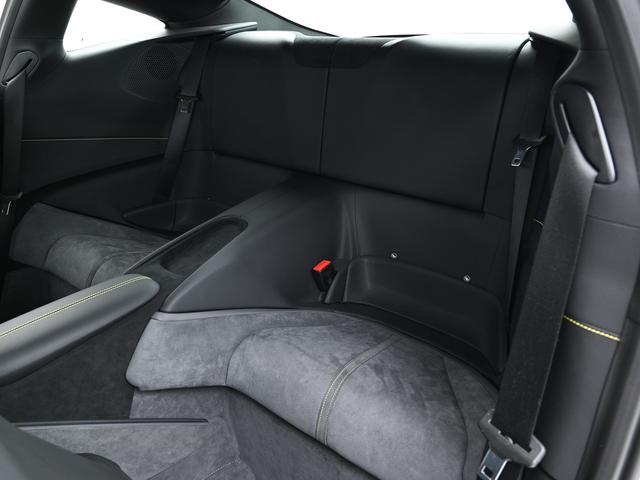 ローマ Ｆ１　ＤＣＴ　右Ｈ　カーボンＦＳＲ　フェラーリ認定中古車　メーカー保証付　フェラーリ・ロードサイドアシスタンス　Ｆｅｒｒａｒｉ　Ａｐｐｒｏｖｅｄ（20枚目）