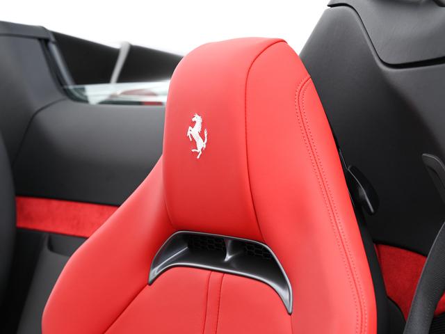 SF90スパイダー F1 DCT E4WD 左H Apple Carplay フェラーリ認定中古車 メーカー保証付 フェラーリ・ロードサイドアシスタンス Ferrari Approved(19枚目)