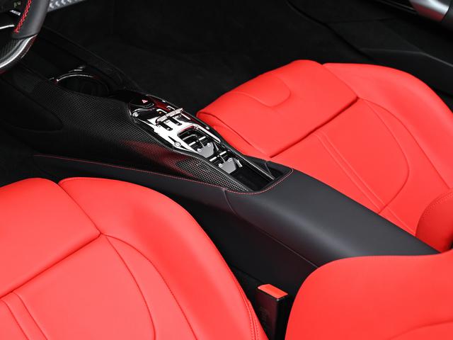 SF90スパイダー F1 DCT E4WD 左H Apple Carplay フェラーリ認定中古車 メーカー保証付 フェラーリ・ロードサイドアシスタンス Ferrari Approved(26枚目)