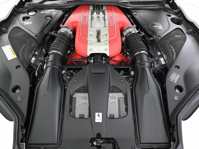 ８１２スーパーファスト Ｆ１　ＤＣＴ　右Ｈ　ＬＥＤ付きカーボン製ドライバーゾーン　フェラーリ認定中古車　メーカー保証付　フェラーリ・ロードサイドアシスタンス　Ｆｅｒｒａｒｉ　Ａｐｐｒｏｖｅｄ（4枚目）