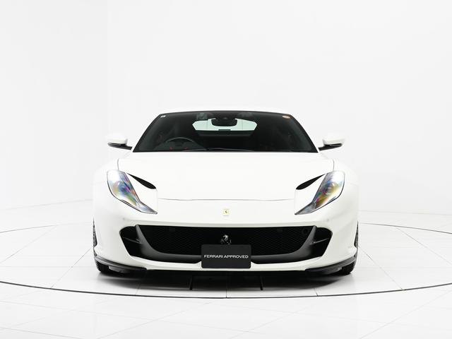 ８１２スーパーファスト Ｆ１　ＤＣＴ　右Ｈ　ＬＥＤ付きカーボン製ドライバーゾーン　フェラーリ認定中古車　メーカー保証付　フェラーリ・ロードサイドアシスタンス　Ｆｅｒｒａｒｉ　Ａｐｐｒｏｖｅｄ（5枚目）
