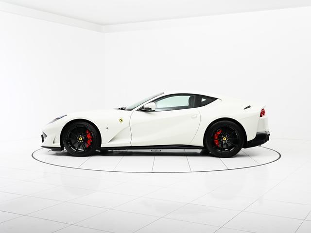 ８１２スーパーファスト Ｆ１　ＤＣＴ　右Ｈ　ＬＥＤ付きカーボン製ドライバーゾーン　フェラーリ認定中古車　メーカー保証付　フェラーリ・ロードサイドアシスタンス　Ｆｅｒｒａｒｉ　Ａｐｐｒｏｖｅｄ（12枚目）