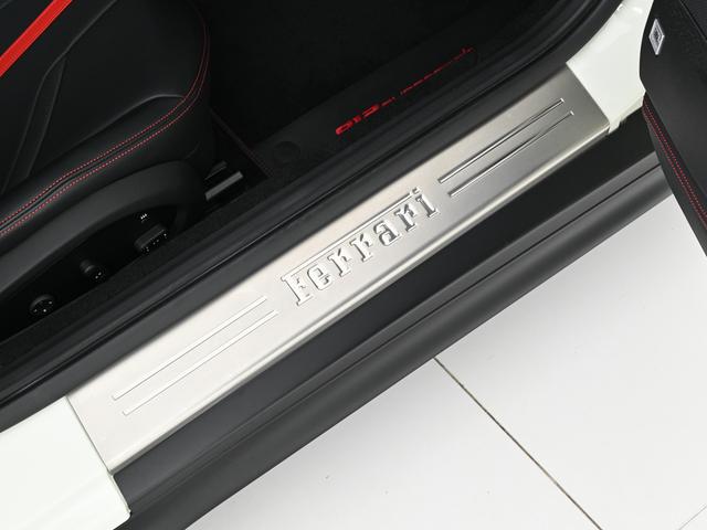 ８１２スーパーファスト Ｆ１　ＤＣＴ　右Ｈ　ＬＥＤ付きカーボン製ドライバーゾーン　フェラーリ認定中古車　メーカー保証付　フェラーリ・ロードサイドアシスタンス　Ｆｅｒｒａｒｉ　Ａｐｐｒｏｖｅｄ（29枚目）