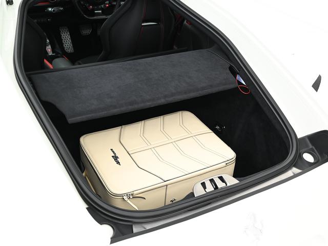 ８１２スーパーファスト Ｆ１　ＤＣＴ　右Ｈ　ＬＥＤ付きカーボン製ドライバーゾーン　フェラーリ認定中古車　メーカー保証付　フェラーリ・ロードサイドアシスタンス　Ｆｅｒｒａｒｉ　Ａｐｐｒｏｖｅｄ（30枚目）