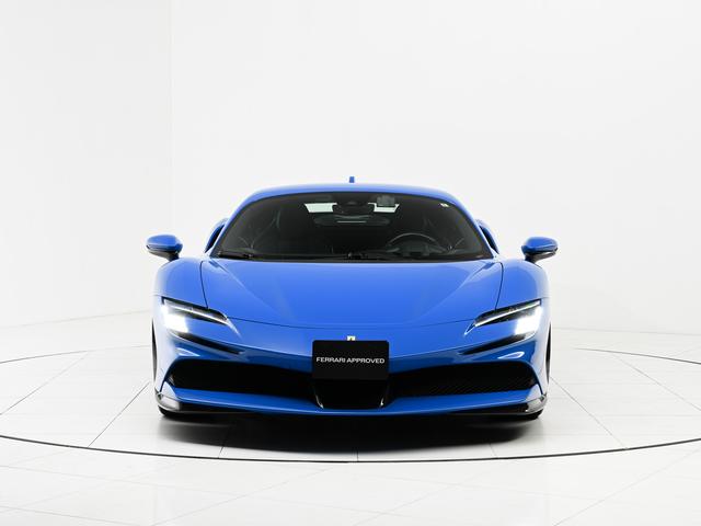 ＳＦ９０ストラダーレ アセット　フィオラノ　Ｆ１　ＤＣＴ　Ｅ４ＷＤ　左Ｈ　フェラーリ認定中古車　メーカー保証付　フェラーリ・ロードサイドアシスタンス　Ｆｅｒｒａｒｉ　Ａｐｐｒｏｖｅｄ（5枚目）