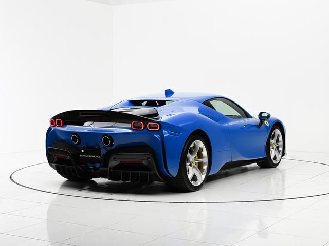 ＳＦ９０ストラダーレ アセット　フィオラノ　Ｆ１　ＤＣＴ　Ｅ４ＷＤ　左Ｈ　フェラーリ認定中古車　メーカー保証付　フェラーリ・ロードサイドアシスタンス　Ｆｅｒｒａｒｉ　Ａｐｐｒｏｖｅｄ（9枚目）