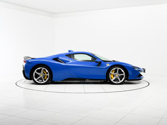 ＳＦ９０ストラダーレ アセット　フィオラノ　Ｆ１　ＤＣＴ　Ｅ４ＷＤ　左Ｈ　フェラーリ認定中古車　メーカー保証付　フェラーリ・ロードサイドアシスタンス　Ｆｅｒｒａｒｉ　Ａｐｐｒｏｖｅｄ（11枚目）
