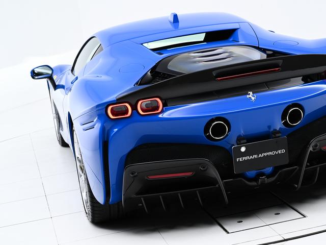 ＳＦ９０ストラダーレ アセット　フィオラノ　Ｆ１　ＤＣＴ　Ｅ４ＷＤ　左Ｈ　フェラーリ認定中古車　メーカー保証付　フェラーリ・ロードサイドアシスタンス　Ｆｅｒｒａｒｉ　Ａｐｐｒｏｖｅｄ（14枚目）