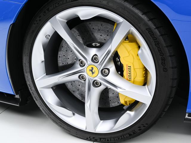 ＳＦ９０ストラダーレ アセット　フィオラノ　Ｆ１　ＤＣＴ　Ｅ４ＷＤ　左Ｈ　フェラーリ認定中古車　メーカー保証付　フェラーリ・ロードサイドアシスタンス　Ｆｅｒｒａｒｉ　Ａｐｐｒｏｖｅｄ（17枚目）