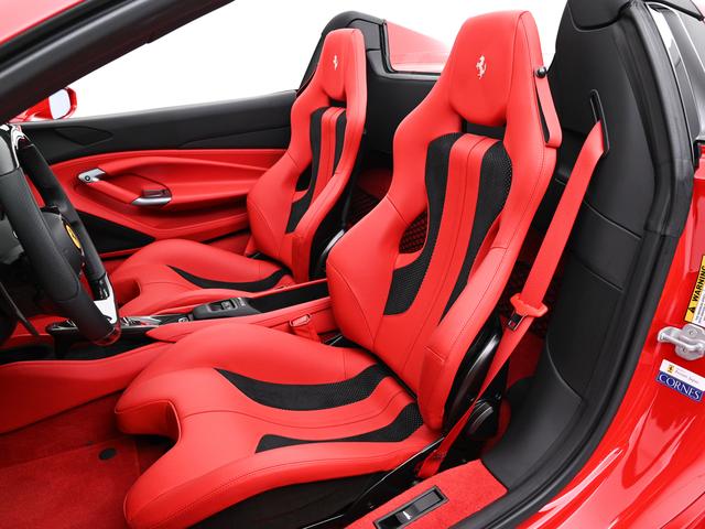 Ｆ８スパイダー Ｆ１　ＤＣＴ　左Ｈ　Ａｐｐｌｅ　Ｃａｒｐｌａｙ　フェラーリ認定中古車　メーカー保証付　フェラーリ・ロードサイドアシスタンス　Ｆｅｒｒａｒｉ　Ａｐｐｒｏｖｅｄ（3枚目）