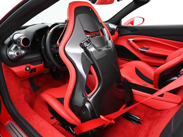 Ｆ８スパイダー Ｆ１　ＤＣＴ　左Ｈ　Ａｐｐｌｅ　Ｃａｒｐｌａｙ　フェラーリ認定中古車　メーカー保証付　フェラーリ・ロードサイドアシスタンス　Ｆｅｒｒａｒｉ　Ａｐｐｒｏｖｅｄ（19枚目）
