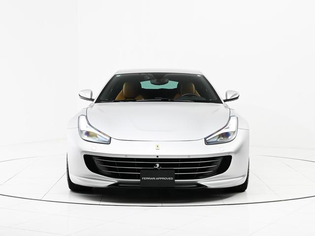 ＧＴＣ４ルッソ ６．３　４ＷＤ　左Ｈ　Ａｐｐｌｅ　Ｃａｒｐｌａｙ　フェラーリ認定中古車　メーカー保証付　フェラーリ・ロードサイドアシスタンス　Ｆｅｒｒａｒｉ　Ａｐｐｒｏｖｅｄ（5枚目）