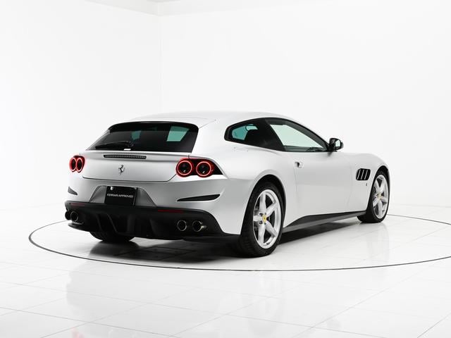 ＧＴＣ４ルッソ ６．３　４ＷＤ　左Ｈ　Ａｐｐｌｅ　Ｃａｒｐｌａｙ　フェラーリ認定中古車　メーカー保証付　フェラーリ・ロードサイドアシスタンス　Ｆｅｒｒａｒｉ　Ａｐｐｒｏｖｅｄ（9枚目）