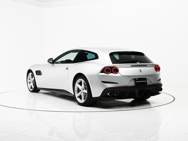ＧＴＣ４ルッソ ６．３　４ＷＤ　左Ｈ　Ａｐｐｌｅ　Ｃａｒｐｌａｙ　フェラーリ認定中古車　メーカー保証付　フェラーリ・ロードサイドアシスタンス　Ｆｅｒｒａｒｉ　Ａｐｐｒｏｖｅｄ（10枚目）