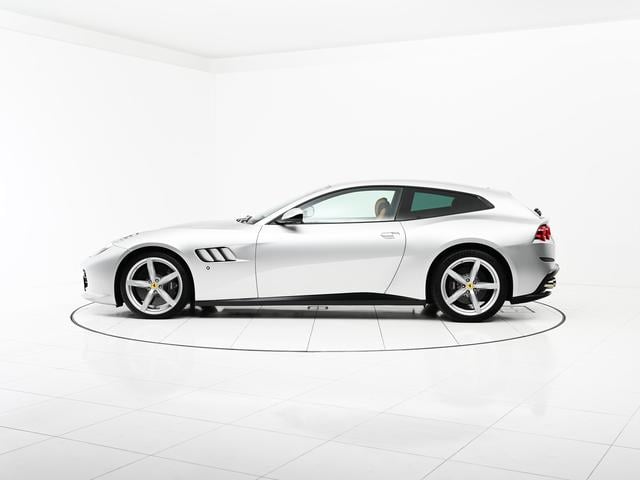 ＧＴＣ４ルッソ ６．３　４ＷＤ　左Ｈ　Ａｐｐｌｅ　Ｃａｒｐｌａｙ　フェラーリ認定中古車　メーカー保証付　フェラーリ・ロードサイドアシスタンス　Ｆｅｒｒａｒｉ　Ａｐｐｒｏｖｅｄ（12枚目）