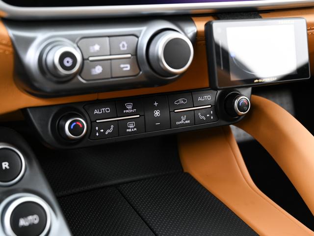 ＧＴＣ４ルッソ ６．３　４ＷＤ　左Ｈ　Ａｐｐｌｅ　Ｃａｒｐｌａｙ　フェラーリ認定中古車　メーカー保証付　フェラーリ・ロードサイドアシスタンス　Ｆｅｒｒａｒｉ　Ａｐｐｒｏｖｅｄ（25枚目）