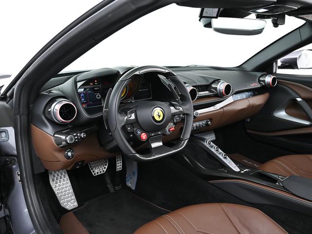 ８１２ＧＴＳ Ｆ１　ＤＣＴ　左Ｈ　スペシャルカラー（Ｇｒｉｇｉｏ　ＧＴＳ）　フェラーリ認定中古車　メーカー保証付　フェラーリ・ロードサイドアシスタンス　Ｆｅｒｒａｒｉ　Ａｐｐｒｏｖｅｄ（2枚目）