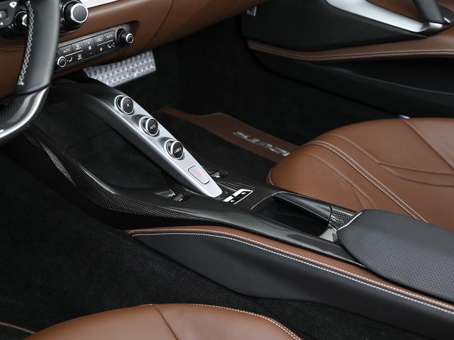 ８１２ＧＴＳ Ｆ１　ＤＣＴ　左Ｈ　スペシャルカラー（Ｇｒｉｇｉｏ　ＧＴＳ）　フェラーリ認定中古車　メーカー保証付　フェラーリ・ロードサイドアシスタンス　Ｆｅｒｒａｒｉ　Ａｐｐｒｏｖｅｄ（24枚目）