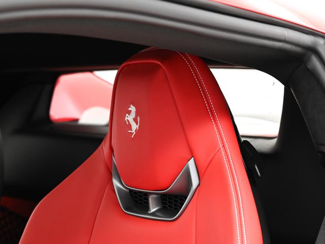 296GTB F1 DCT 左H リフター Apple Carplay フェラーリ認定中古車 正規ディーラー車 メーカー保証付 フェラーリ・ロードサイドアシスタンス Ferrari Approved(19枚目)