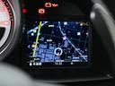 レブカウンター左右のモニターにはナビや車両状態を表示できます。