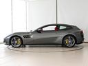 サイドビューはFerrariらしく流麗な意匠です。