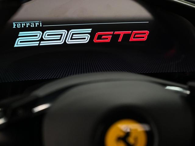 ２９６ＧＴＢ 　アセット　フィオラノ　パッケージ　Ｆ１　ＤＣＴ　リア・パーキングカメラ／自動防眩サイドミラー／スクーデリア・フェラーリ・フェンダー・エンブレム（16枚目）