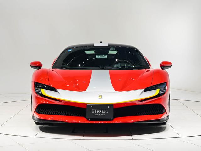 ＳＦ９０ストラダーレ ベースグレード　Ａｓｓｅｔｔｏ　Ｆｉｏｒａｎｏ　デイトナカーボンファイバーレーシングシート（Ｍ）　カーボンファイバーパーツ　ツー・トーン・ストライプ（ＧｉａｌｌｏＭｏｄｅｎａ）（5枚目）