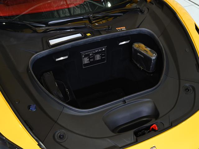 Ｆ８トリブート 　フェラーリ認定中古車　メーカー保証付　フェラーリ・ロードサイドアシスタンス　Ｆｅｒｒａｒｉ　Ａｐｐｒｏｖｅｄ（13枚目）