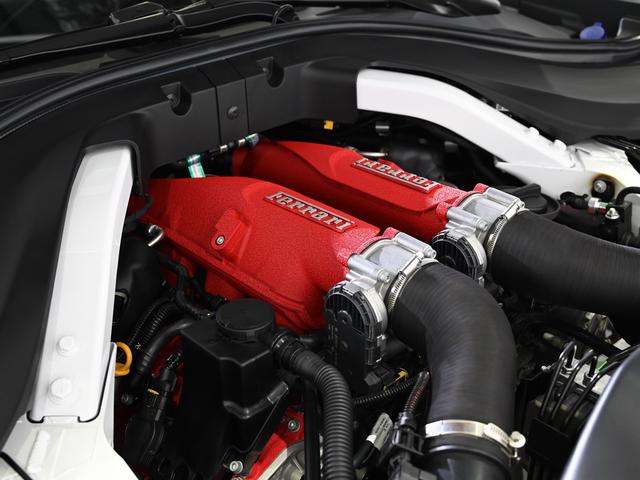 ローマ フェラーリ認定中古車 メーカー保証付 フェラーリ・ロードサイドアシスタンス Ferrari Approved Bianco Cervino マグネライドショックアブソーバーシステム(23枚目)