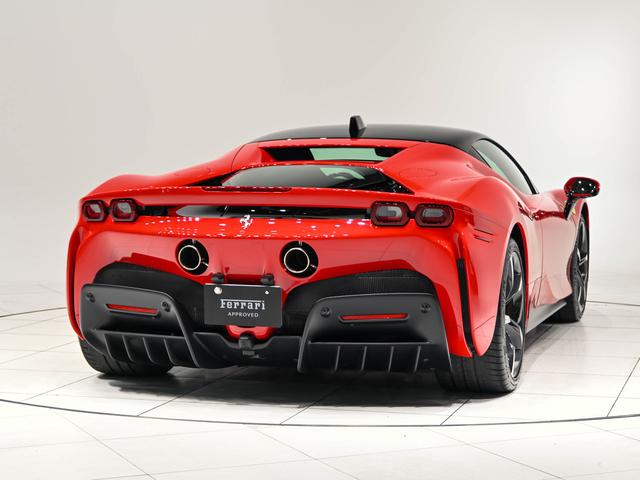ＳＦ９０ストラダーレ 　フェラーリ認定中古車　メーカー保証付　フェラーリ・ロードサイドアシスタンス　Ｆｅｒｒａｒｉ　Ａｐｐｒｏｖｅｄ（9枚目）