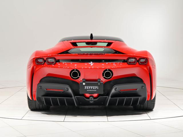 ＳＦ９０ストラダーレ 　フェラーリ認定中古車　メーカー保証付　フェラーリ・ロードサイドアシスタンス　Ｆｅｒｒａｒｉ　Ａｐｐｒｏｖｅｄ（10枚目）