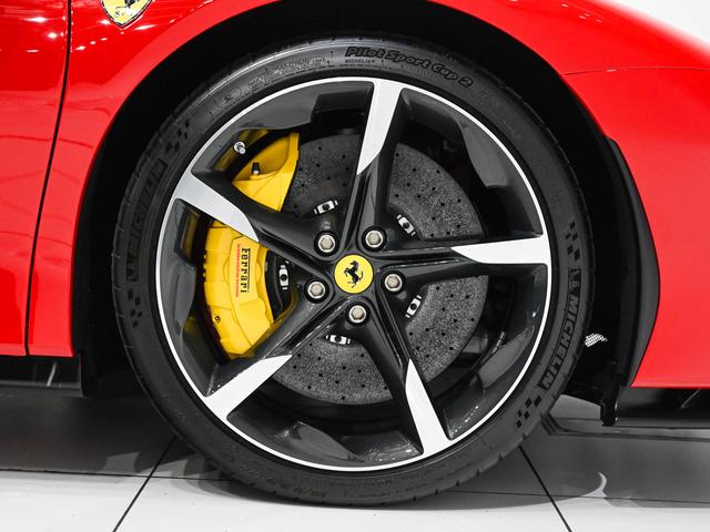 ＳＦ９０ストラダーレ 　フェラーリ認定中古車　メーカー保証付　フェラーリ・ロードサイドアシスタンス　Ｆｅｒｒａｒｉ　Ａｐｐｒｏｖｅｄ（16枚目）