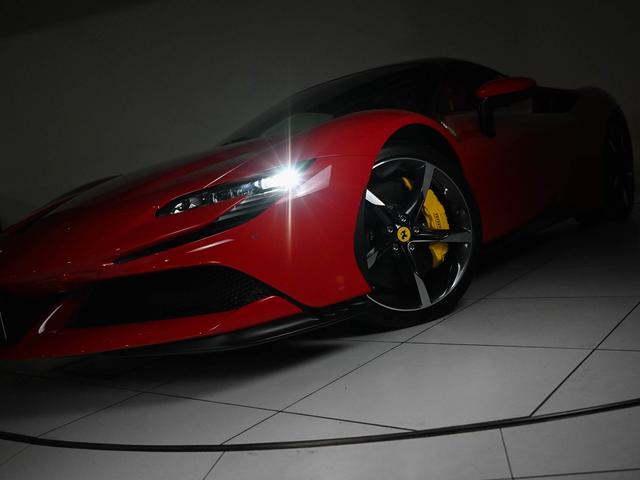 ＳＦ９０ストラダーレ 　フェラーリ認定中古車　メーカー保証付　フェラーリ・ロードサイドアシスタンス　Ｆｅｒｒａｒｉ　Ａｐｐｒｏｖｅｄ（24枚目）