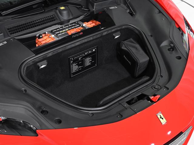 SF90スパイダー ベースグレード フェラーリ認定中古車 メーカー保証付 フェラーリ・ロードサイドアシスタンス Ferrari Approved(17枚目)