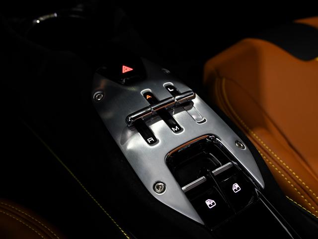 ＳＦ９０ストラダーレ 　フェラーリ認定中古車　メーカー保証付　フェラーリ・ロードサイドアシスタンス　Ｆｅｒｒａｒｉ　Ａｐｐｒｏｖｅｄ（15枚目）