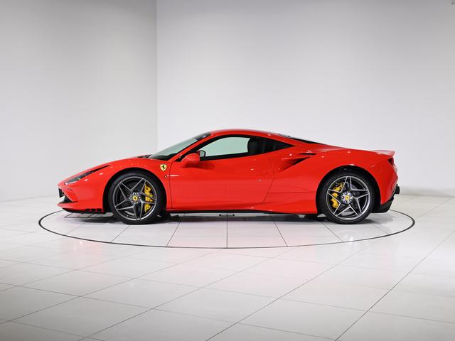 Ｆ８トリブート Ｆ１　ＤＣＴ　ボンネットアッパインサートブラックマット　フェラーリ認定中古車　メーカー保証付　フェラーリ・ロードサイドアシスタンス　Ｆｅｒｒａｒｉ　Ａｐｐｒｏｖｅｄ（6枚目）