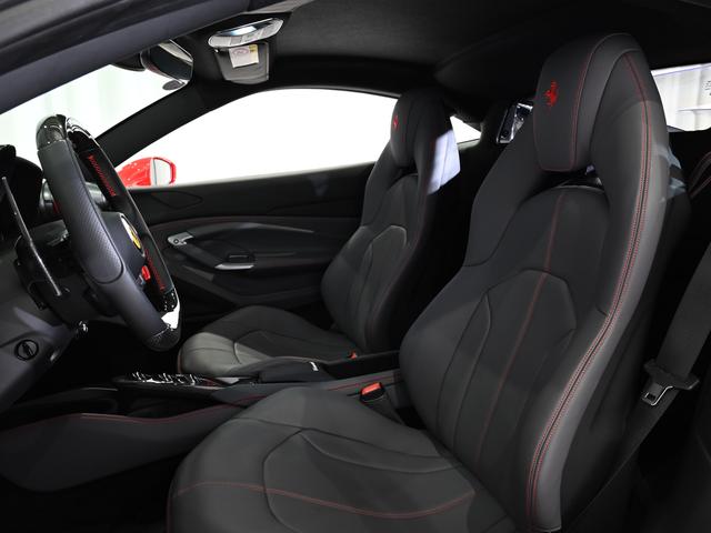 Ｆ８トリブート Ｆ１　ＤＣＴ　ボンネットアッパインサートブラックマット　フェラーリ認定中古車　メーカー保証付　フェラーリ・ロードサイドアシスタンス　Ｆｅｒｒａｒｉ　Ａｐｐｒｏｖｅｄ（10枚目）