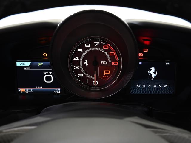 Ｆ８トリブート Ｆ１　ＤＣＴ　ボンネットアッパインサートブラックマット　フェラーリ認定中古車　メーカー保証付　フェラーリ・ロードサイドアシスタンス　Ｆｅｒｒａｒｉ　Ａｐｐｒｏｖｅｄ（12枚目）