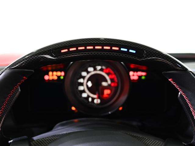 Ｆ８トリブート Ｆ１　ＤＣＴ　ボンネットアッパインサートブラックマット　フェラーリ認定中古車　メーカー保証付　フェラーリ・ロードサイドアシスタンス　Ｆｅｒｒａｒｉ　Ａｐｐｒｏｖｅｄ（27枚目）
