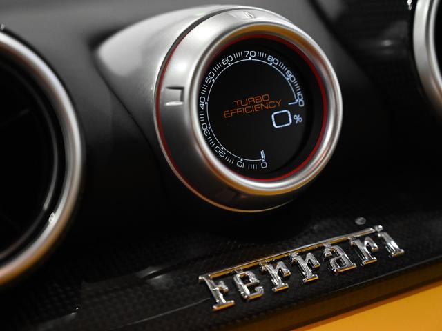 カリフォルニアＴ 　ボディーカラー　Ｇｉａｌｌｏ　Ｍｏｄｅｎａ（黄）にインテリアはＧｉａｌｌｏ（黄）の組み合わせでございます。（24枚目）