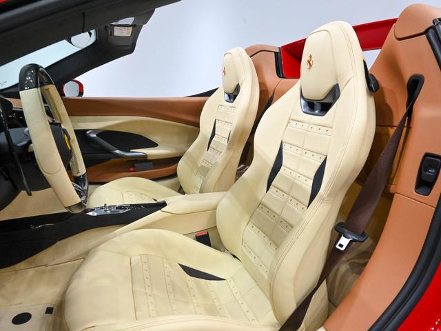 ２９６ＧＴＳ Ｆ１　ＤＣＴ　フェラーリ認定中古車　メーカー保証付　フェラーリ・ロードサイドアシスタンス　Ｆｅｒｒａｒｉ　Ａｐｐｒｏｖｅｄ（3枚目）