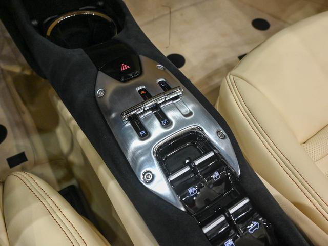 ２９６ＧＴＳ Ｆ１　ＤＣＴ　フェラーリ認定中古車　メーカー保証付　フェラーリ・ロードサイドアシスタンス　Ｆｅｒｒａｒｉ　Ａｐｐｒｏｖｅｄ（4枚目）