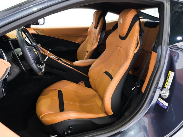 ローマ Ｆ１　ＤＣＴ　２０ｉｎｃｈクローム仕上　フェラーリ認定中古車　メーカー保証付　フェラーリ・ロードサイドアシスタンス　Ｆｅｒｒａｒｉ　Ａｐｐｒｏｖｅｄ　Ｂｌｕ　Ｒｏｍａ（3枚目）