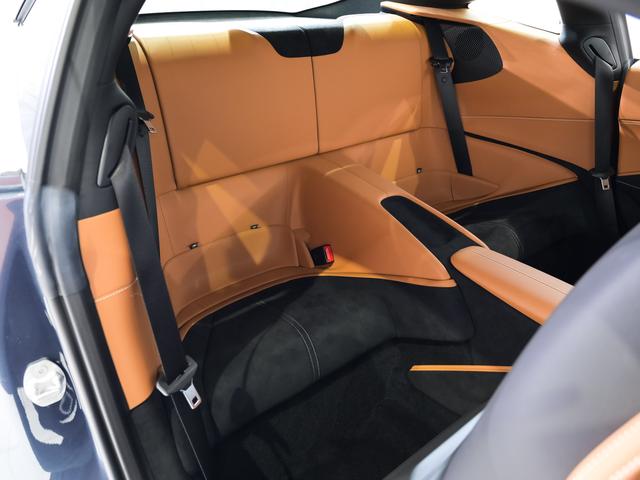 ローマ Ｆ１　ＤＣＴ　２０ｉｎｃｈクローム仕上　フェラーリ認定中古車　メーカー保証付　フェラーリ・ロードサイドアシスタンス　Ｆｅｒｒａｒｉ　Ａｐｐｒｏｖｅｄ　Ｂｌｕ　Ｒｏｍａ（12枚目）